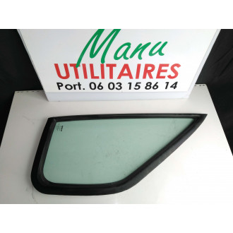 Vitre Iveco 00-14 Avant Droite Fixe  Ref : vitreivecoavdf
