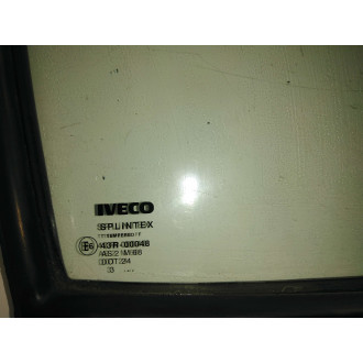 Vitre Iveco 00-14 Avant Droite Fixe  Ref : vitreivecoavdf