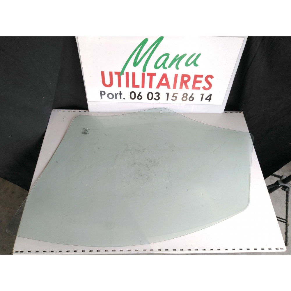 Vitre Qubo 2008 avant droite  Ref : vitrequboavd