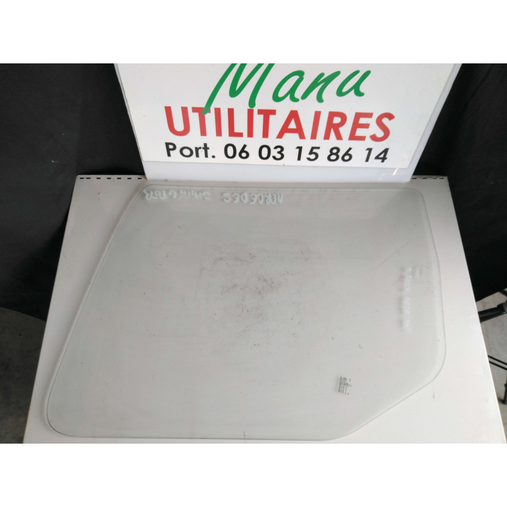 Vitre Sprinter 06-13 avant gauche Ref : vitresprinteravg