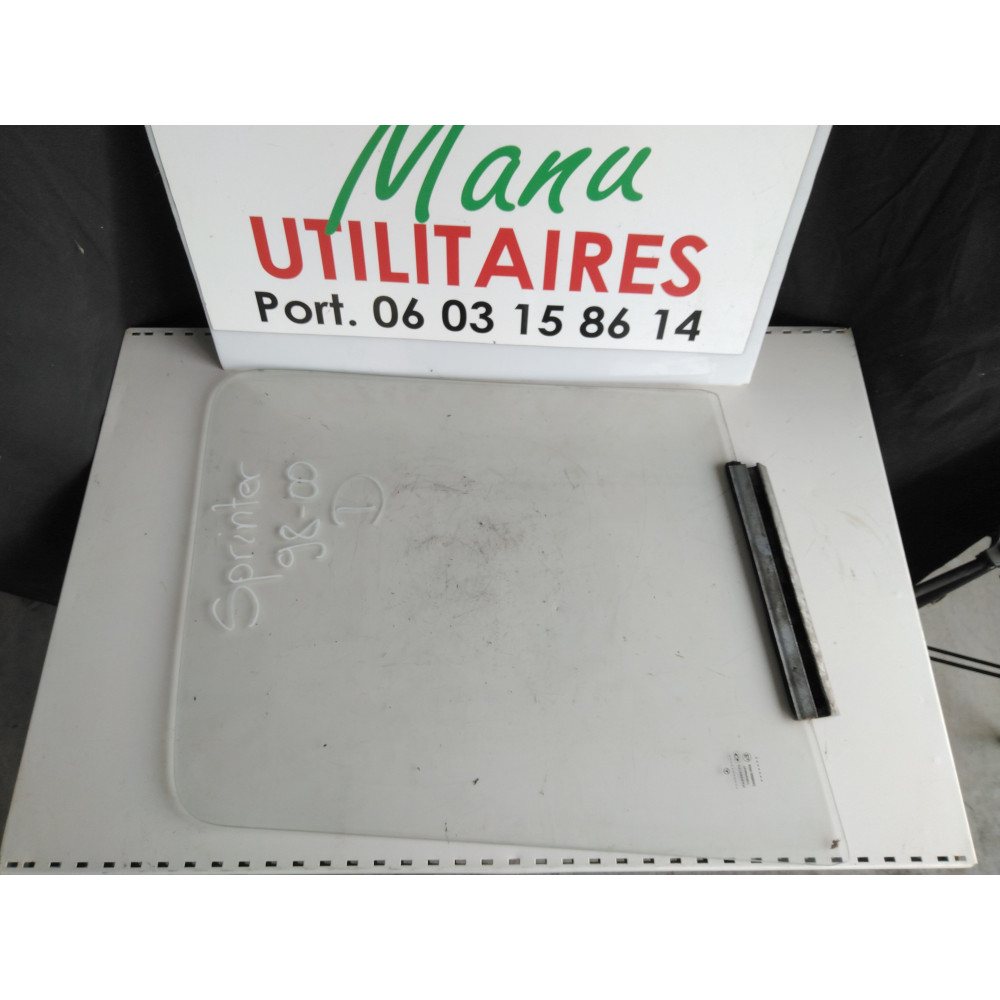 Vitre Sprinter 95-00 avant droite  Ref : vitresprinteravd