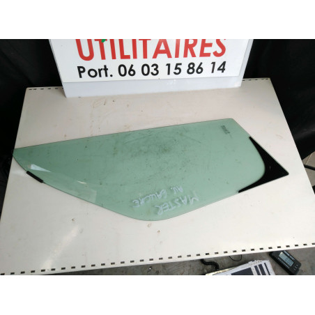 vitre Master 2011 avant gauche fixe Ref : 