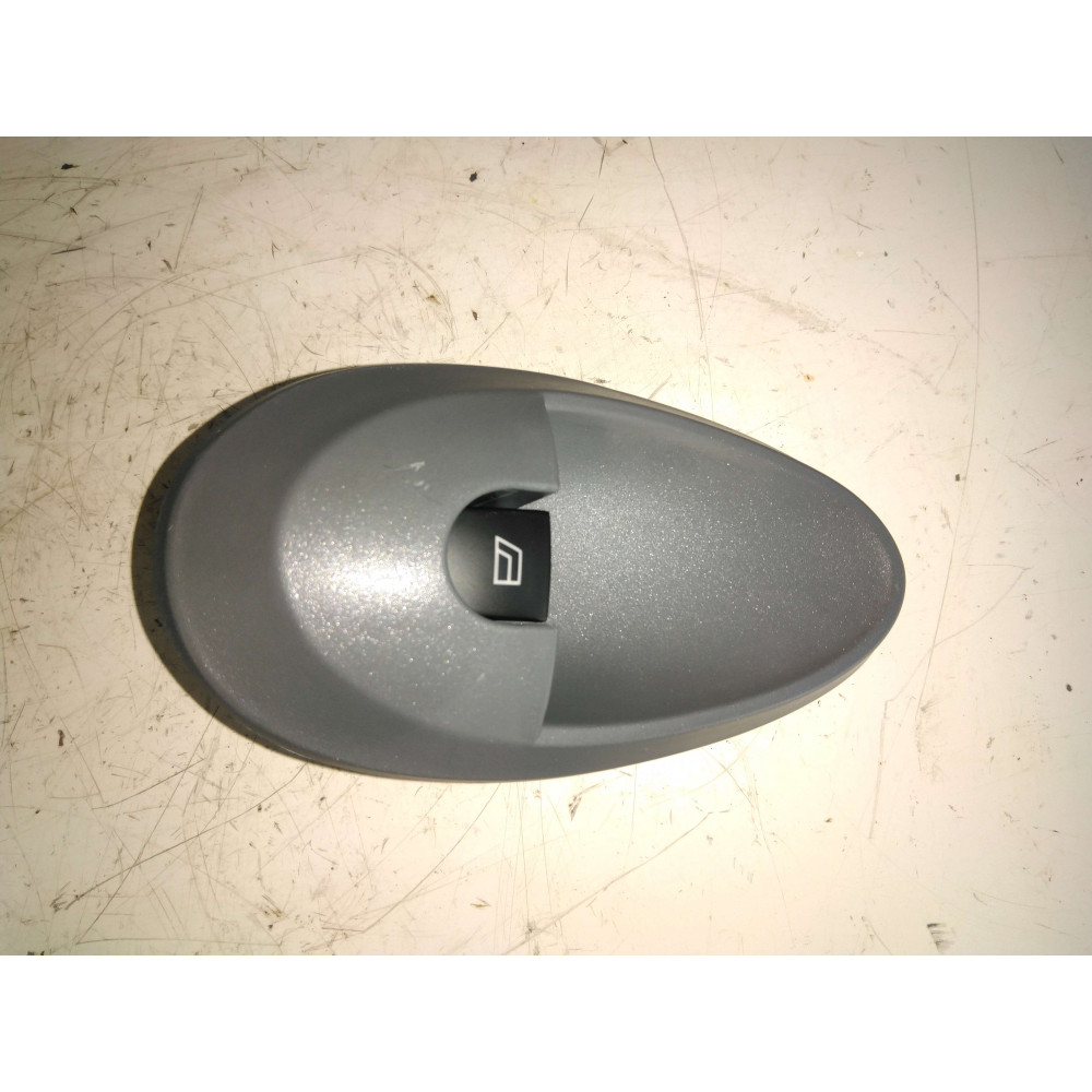 Bouton Lève vitre IVECO 1997-2009 Passager Ref : 500321135/500190662