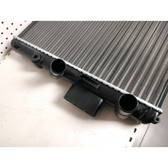 Radiateur refroidissement moteur Iveco Daily 90 2.8 D/TD Ref : 