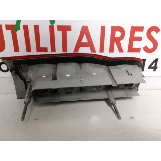 Feu arrière droit Ford transit 2.2L dci Ref : 