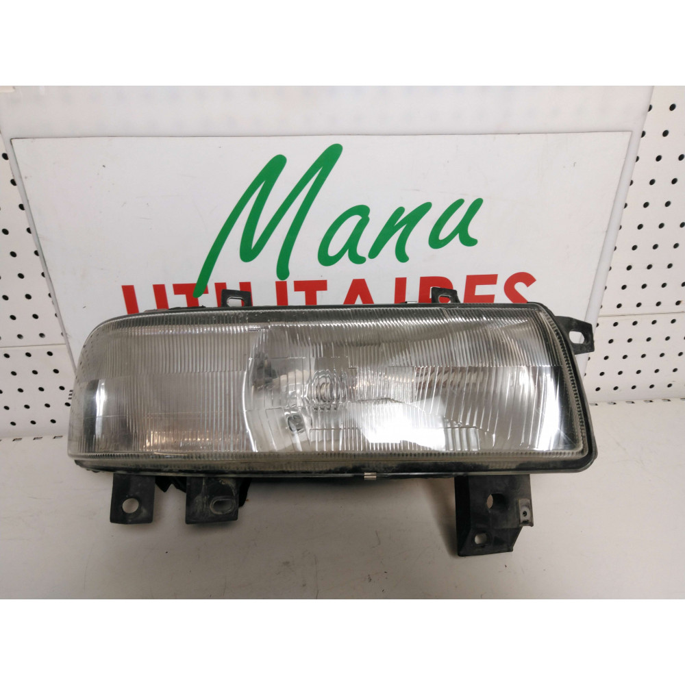 Phare avant droit Renault Master  Ref : 