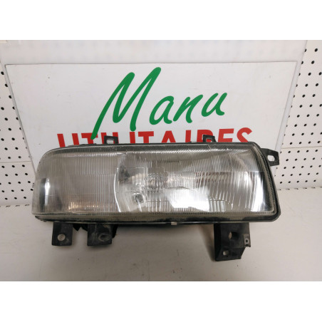 Phare avant droit Renault Master  Ref : 