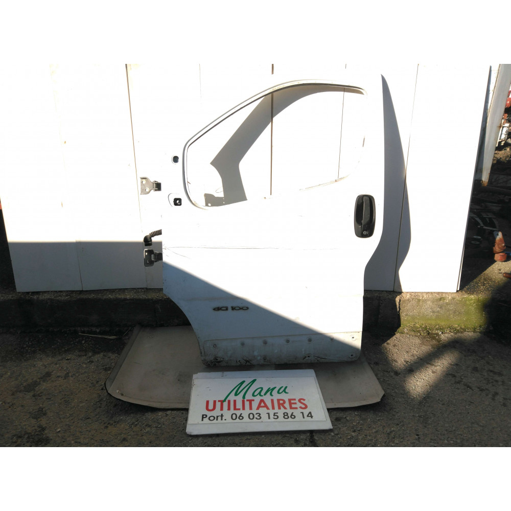 porte avant G trafic 06/14 Ref : 