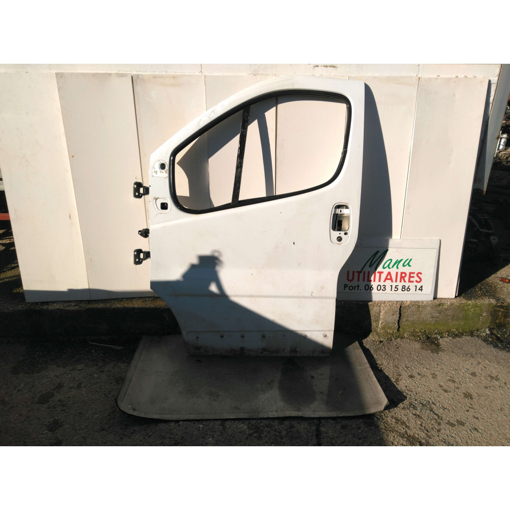porte avant G trafic 06/14 Ref : 