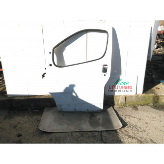 porte avant G trafic 06/14 Ref : 