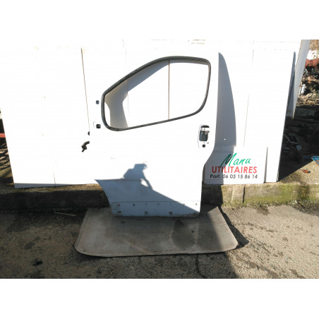 porte avant G trafic 06/14 Ref : 