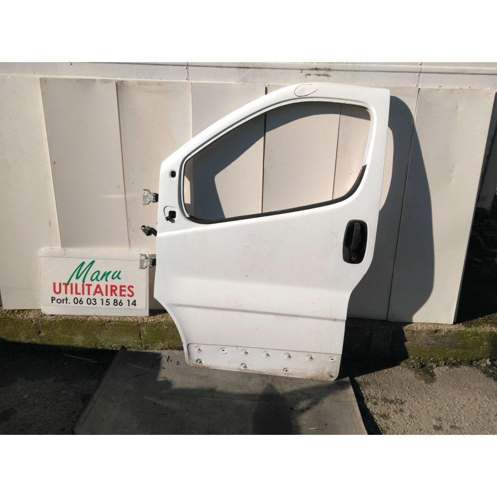 porte avant G trafic 06/14 Ref : 