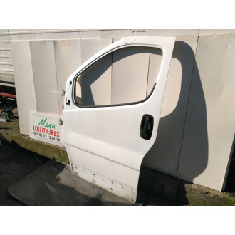 porte avant G trafic 06/14 Ref : 
