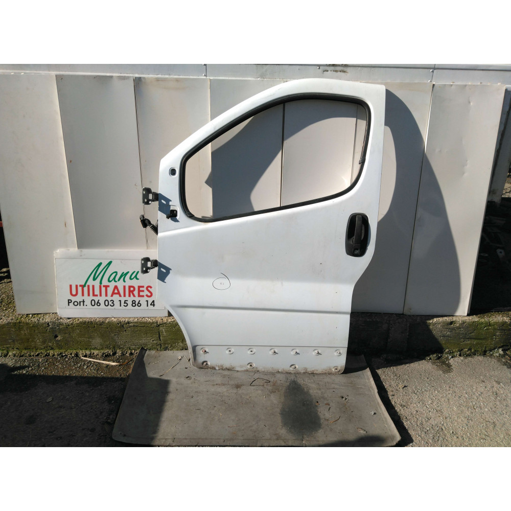 porte avant G trafic 06/14 Ref : 