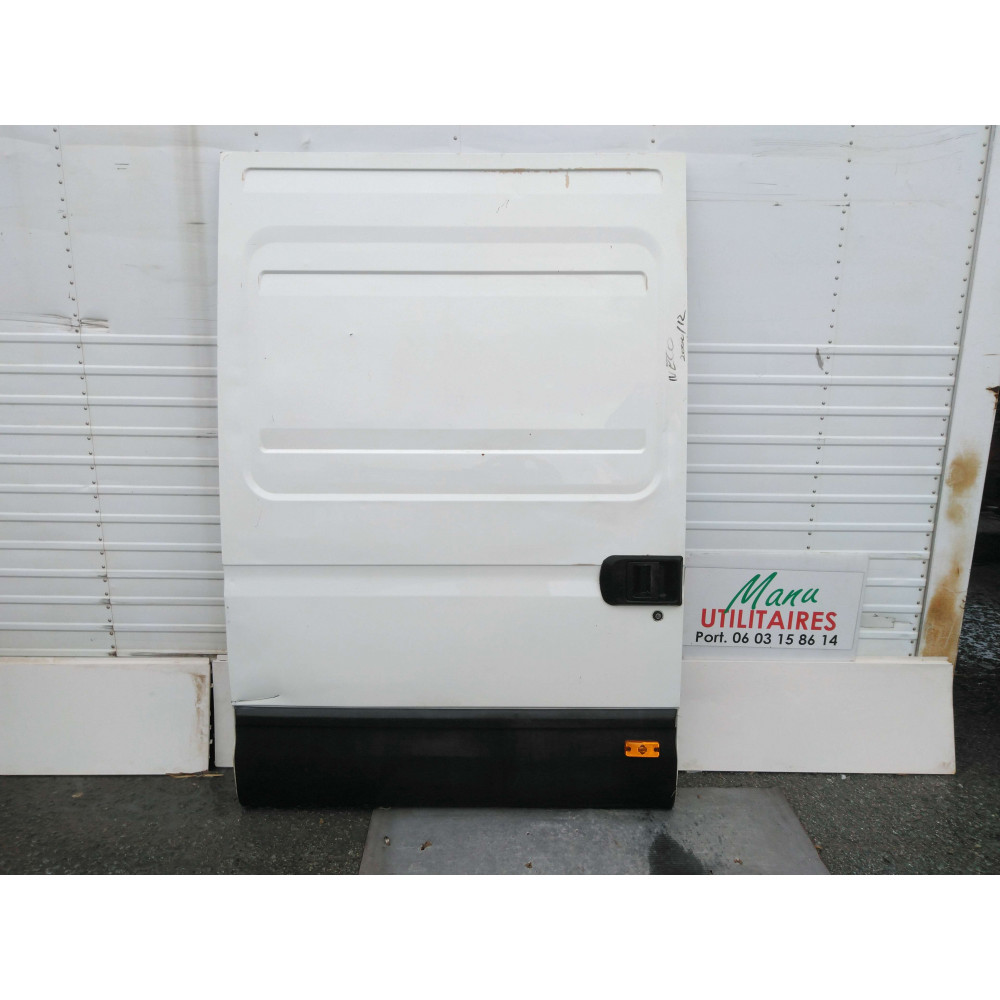 porte latérale Iveco fourgon  Ref : 