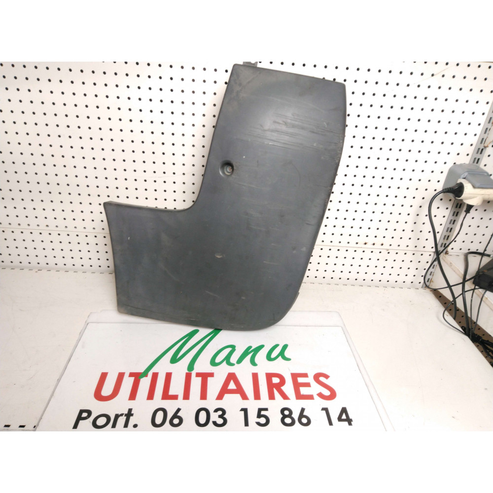 moulure sabot Trafic / vivaro Arr g 06/14 Ref : 
