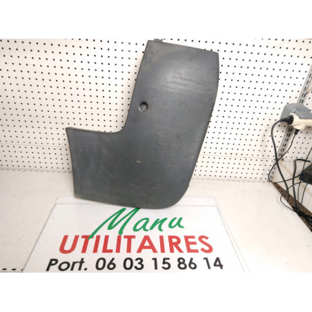 moulure sabot Trafic / vivaro Arr g 06/14 Ref : 