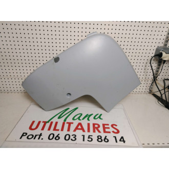 moulure sabot Trafic / Vivaro Arr g 06/14  Ref : 