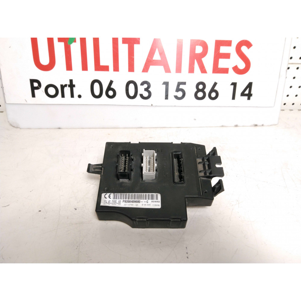 uch module confort trafic 2l Vivaro 02/14 Ref : p8200409680c 
