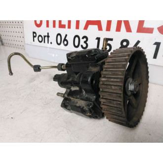 Pompe a injection Trafic 1,9L DCi Ref : 7700111010