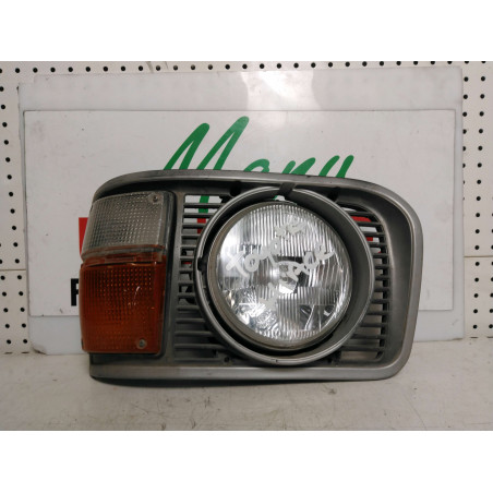 phare avant droit Toyota Hiace  Ref : 
