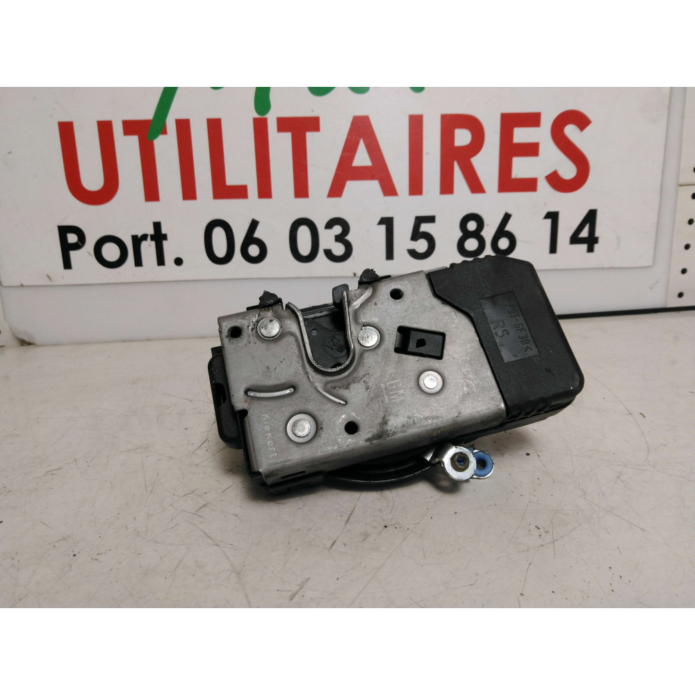 Serrure avant gauche Renault trafic  Ref : 