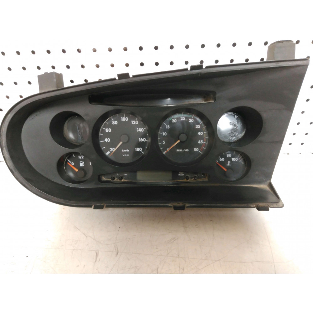 compteur Iveco 2001 Ref : 504008190