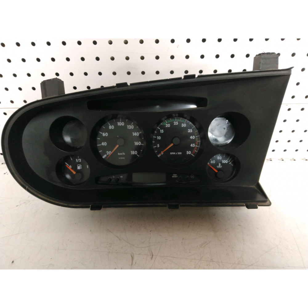 compteur Iveco 2001 Ref : 504008190