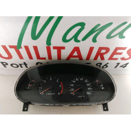 compteur Hyundai H1 2001 vitre cassée indiquer en photo Ref : 940044A220