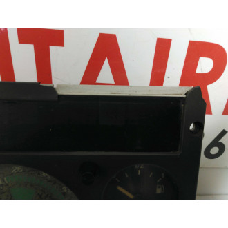 compteur Iveco 1997 contour cache casser  Ref : 4832423