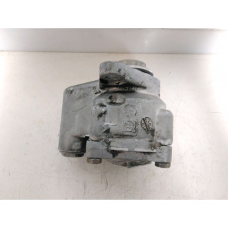 Pompe de direction assistée Iveco Daily  Ref : 7683955126