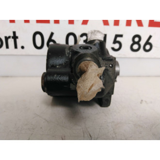 Pompe de direction assistée Iveco Daily  Ref : 7673955533