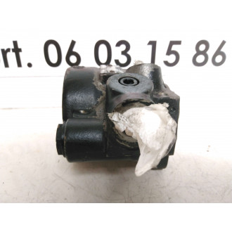 pompe de direction assistée Iveco Daily  Ref : 7673955727