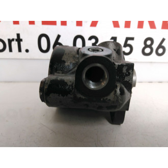 pompe de direction assistée Iveco Daily  Ref : 7673955727