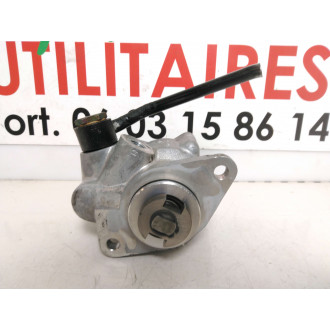 pompe de direction assistée Master  Ref : 7683955118