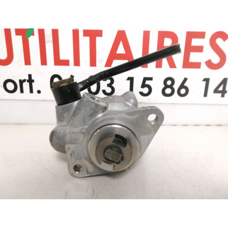 pompe de direction assistée Master  Ref : 7683955118