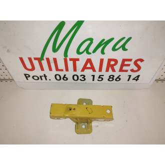 support pare-chocs Trafic II 2005 avant droit Ref : 
