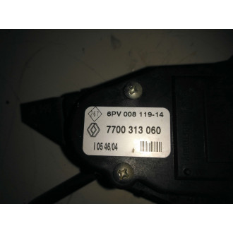 Pédale d'accélérateur Trafic II 2005 1.9L Ref : 7700313060
