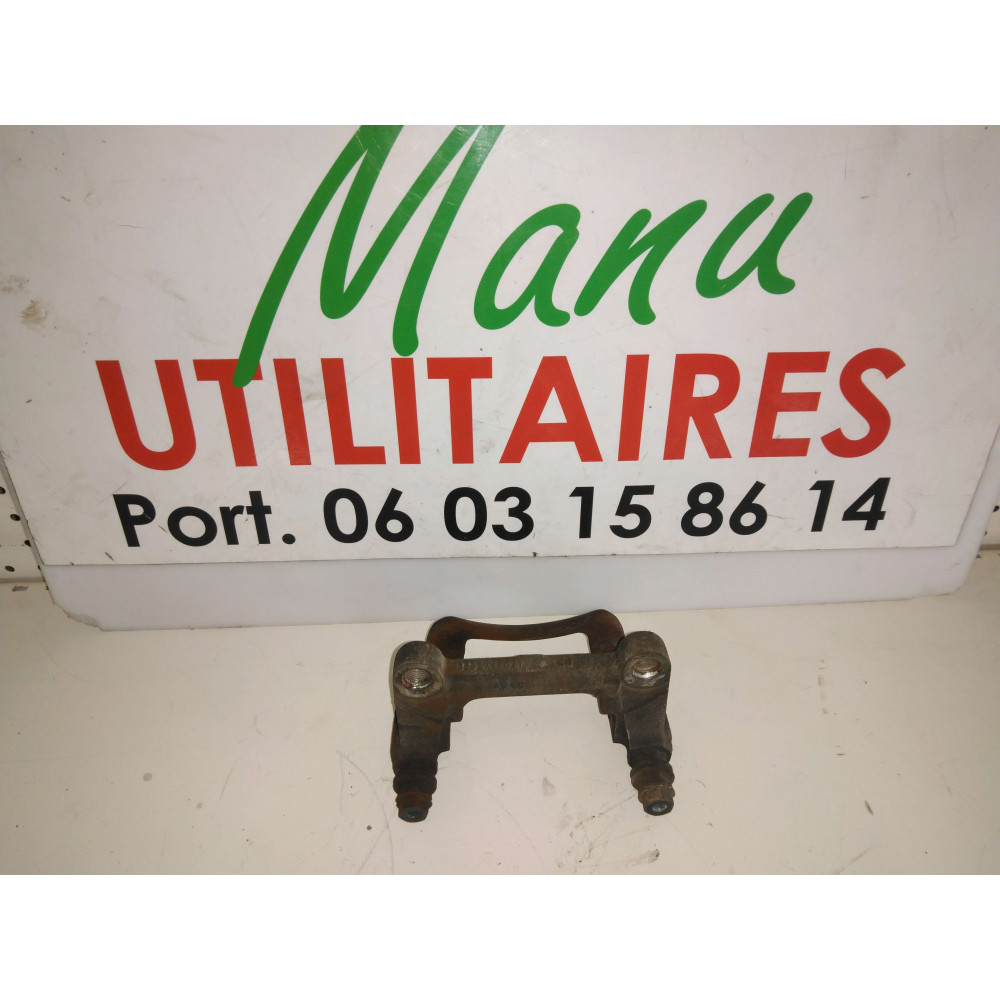 support étrier frein Trafic II 2005 1.9L arrière gauche Ref : 32327750