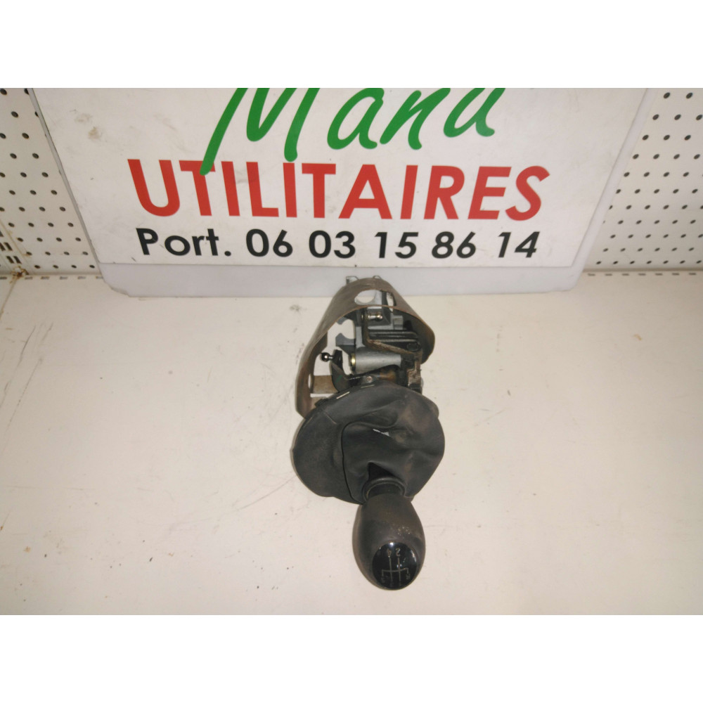 Sélecteur de vitesse Trafic II 2005 1.9L DCI Ref : 7700312975