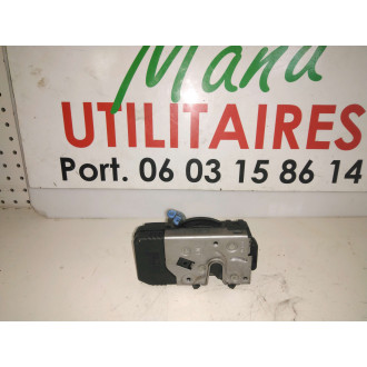 serrure de porte Trafic II 2005 1.9L DCI avant droit Ref : 8200042171