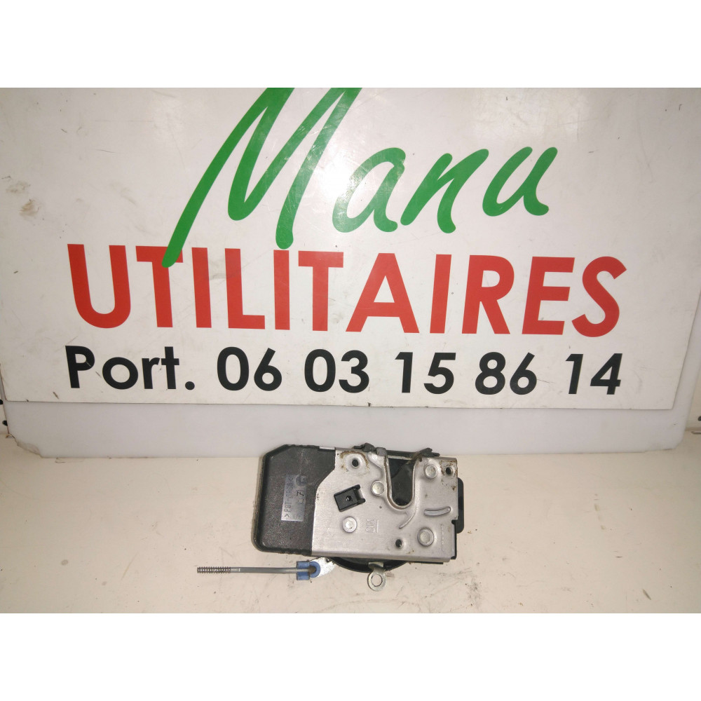 serrure porte Trafic II 2005 1.9L DCI avant gauche  Ref : 8200008246