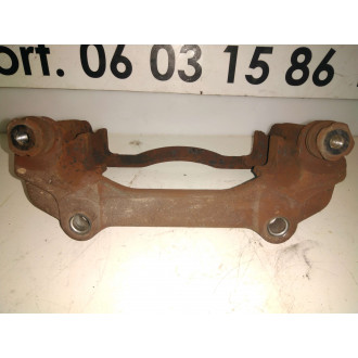 support d'étrier avant Trafic II 2005 1.9L DCI  Ref : 