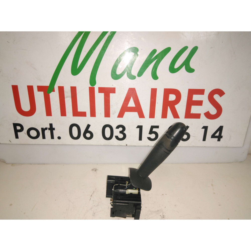 commodo de phares Trafic II 2005 1.9L DCI Ref : 8200070266