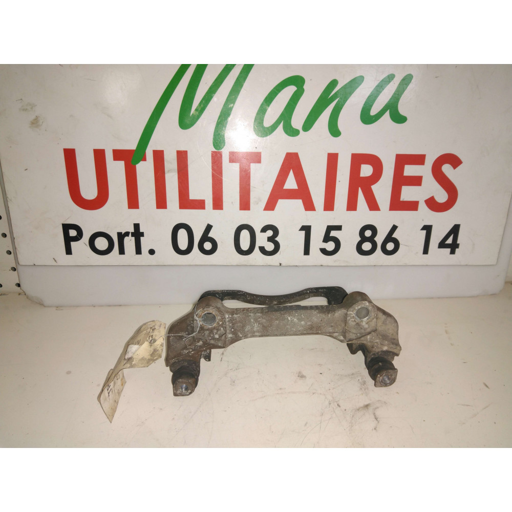 support d'étrier Trafic II 2005 1.9L DCI avant G/D Ref : 