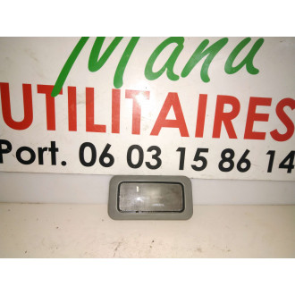 éclairage plafonnier intérieur Trafic II 1.9L DCI Ref : 8200100587