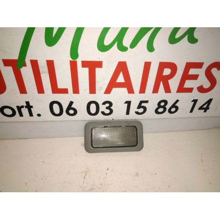 éclairage plafonnier intérieur Trafic II 1.9L DCI Ref : 8200050660