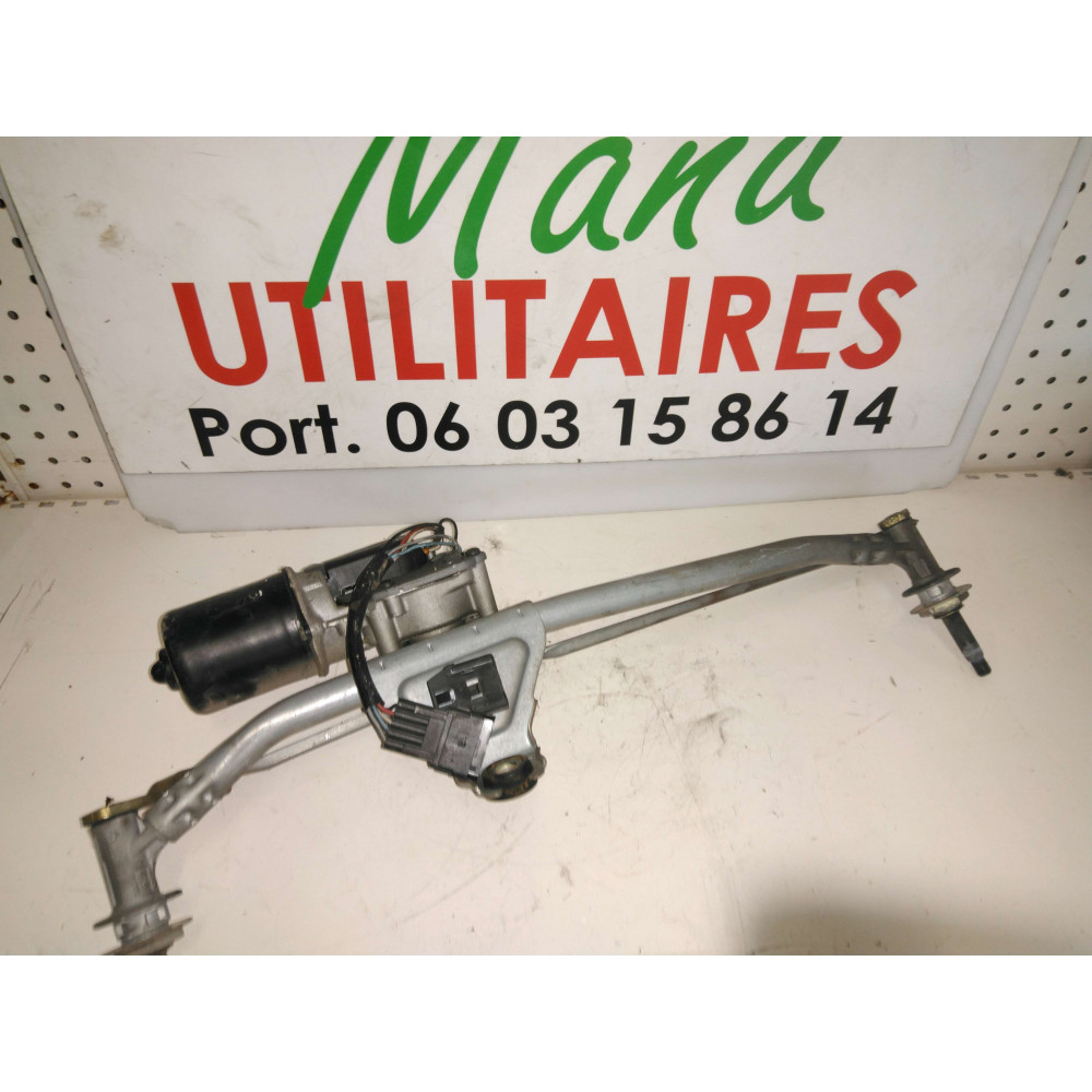 moteur essuie glace avant Trafic II 1.9L DCI Ref : 7701055893