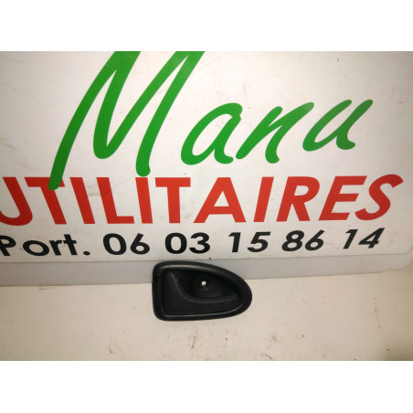 poignée de porte Trafic II 1.9L DCI intérieur avant droit Ref : 7700423887
