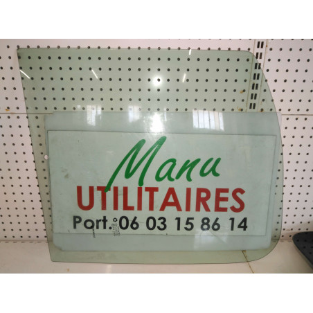 vitre Trafic II 1.9L DCI avant gauche  Ref : 